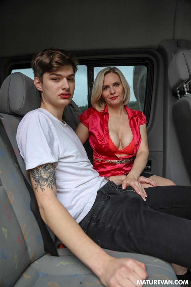 Mom's horny