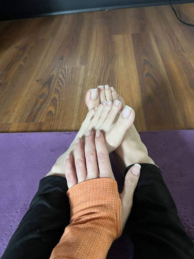 Lehlani feet 11
