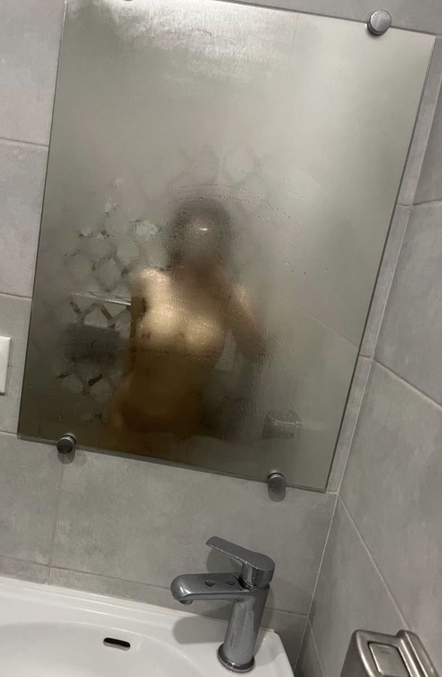 Selfie en espejo empañado