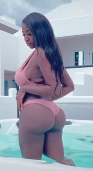 Ellie Mae ass and boobs in hot tub