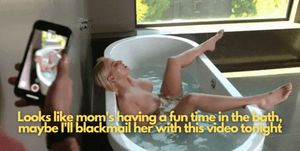 Slutty mom enjoying herself in the tub