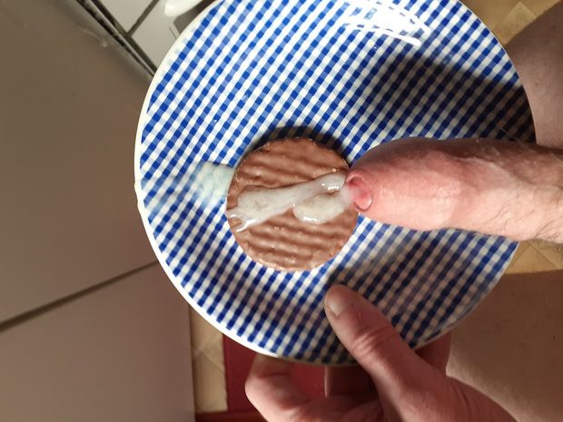 Chocolate Digestive and Cum