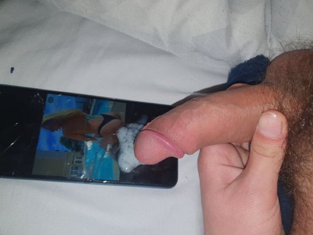 Covering kenzies ass