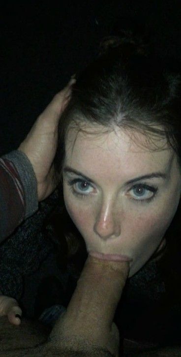 Amateur brunette keeping that eye-contact while sucking some cock