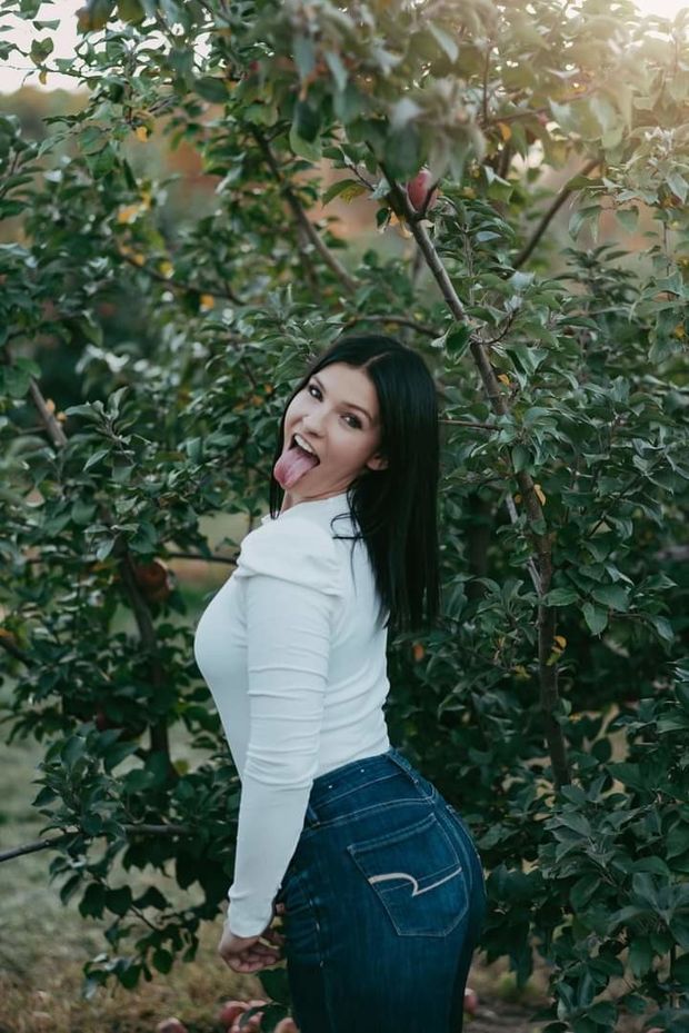 Horny Brunette Sticking her tongue out