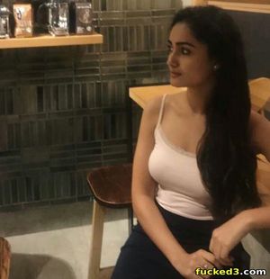 This hot babe is so georgius