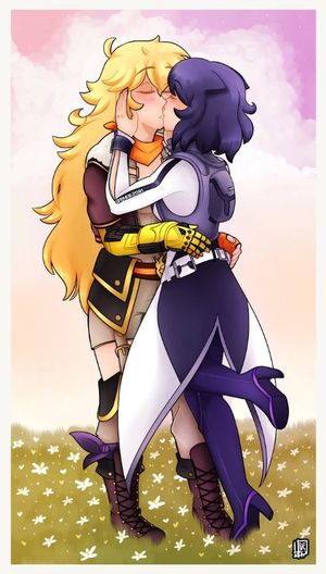 Bumblebee kissing RWBY