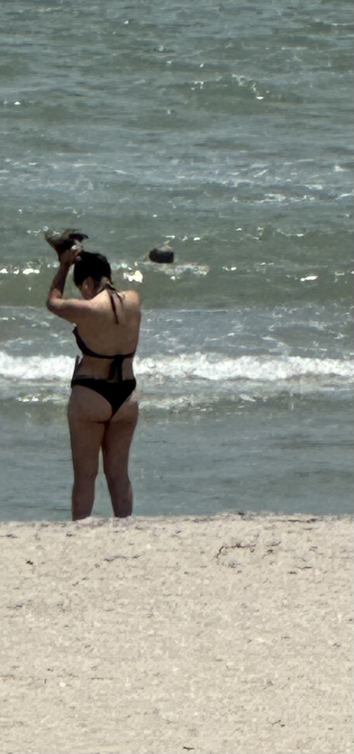 More fine asses out and about