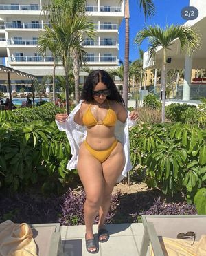 Ebony Princess Mesyk Letting it out