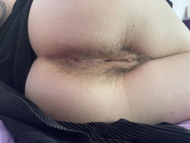 tongueable bumhole