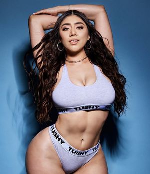 Gorgeous Violet Myers