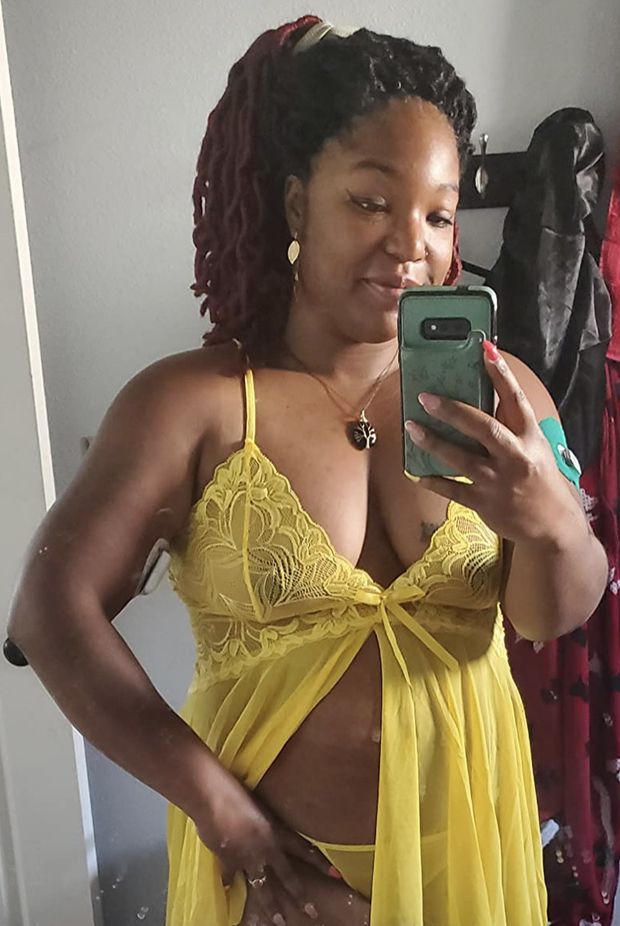 Sexy black chick
