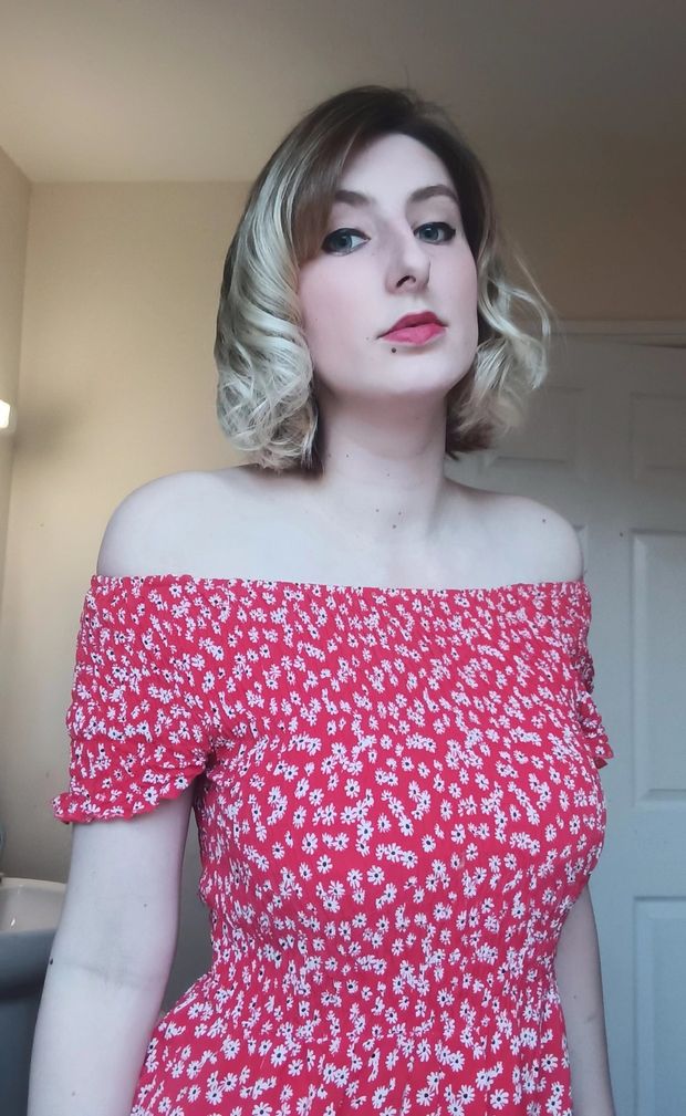 After I ate her pussy at a party, I pretty much became her slave