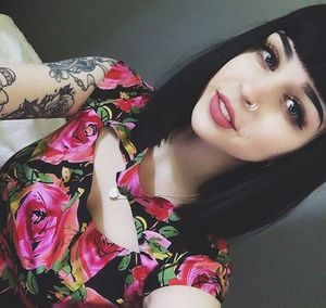 Amanda Alice (@foxfell)