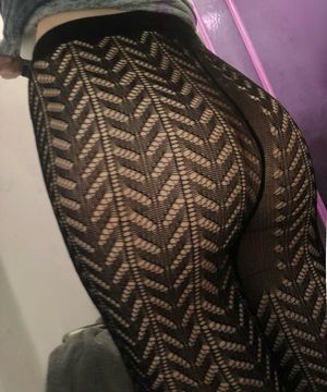 Femboy ass in leggings