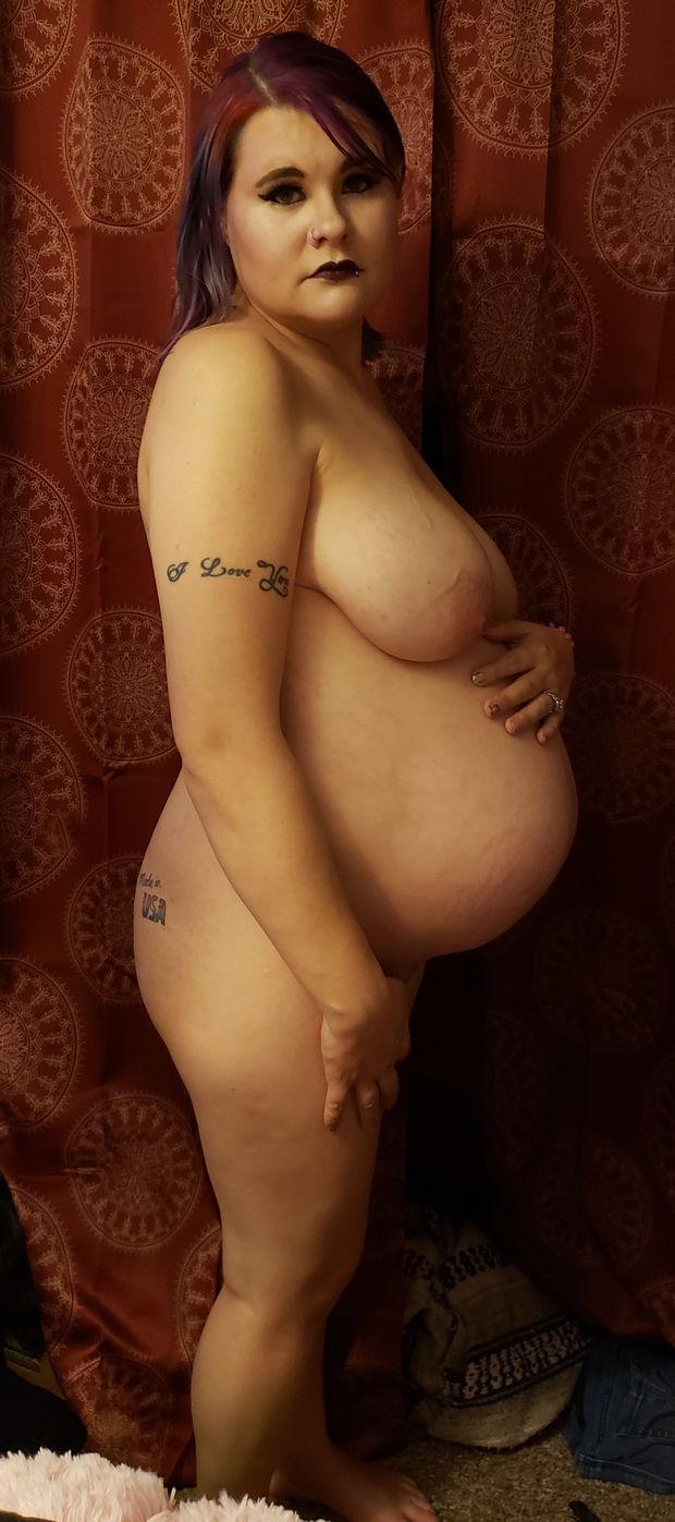 Huge preggo