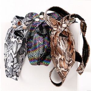 Sexy entrecruzado Imitación de cuero de pitón para hombre Tanga Calzoncillos Bragas G-String Lencería Remache Ropa interior Bragas