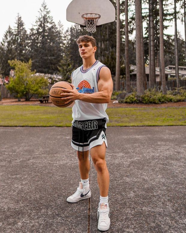 sporty