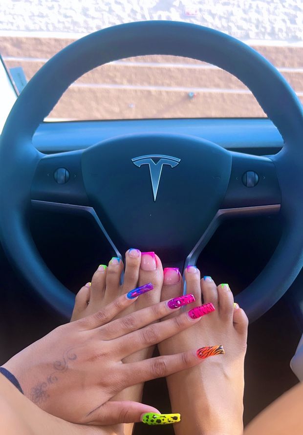 I just want to do crazy things with those feet