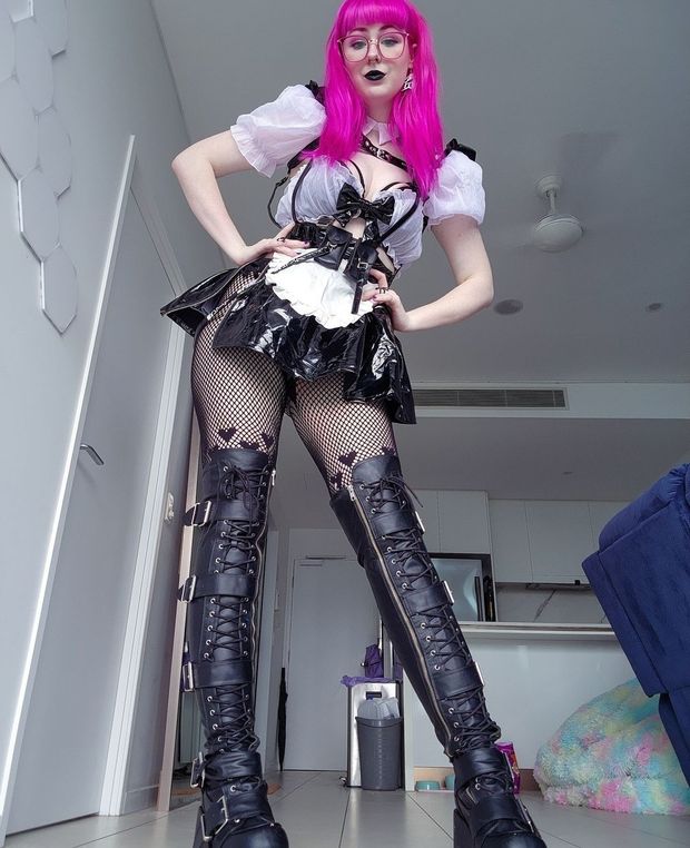 Mommy is ready to step on you