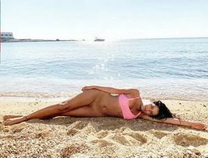 lebanese shows pussy in public