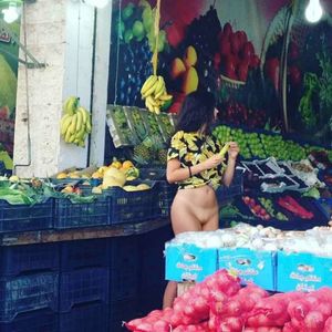 lebanese shows pussy in public