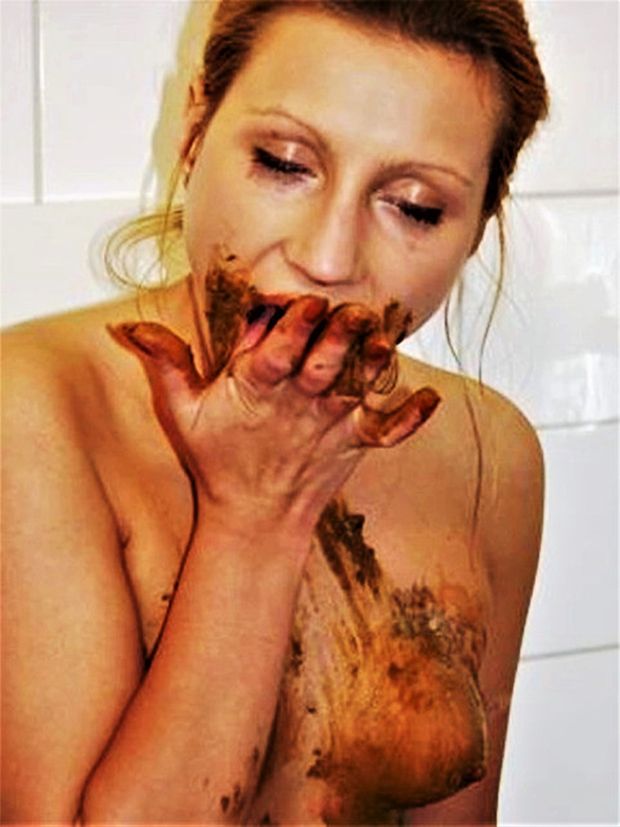 Oh yea you look good eating my shit Mom!  I cant believe Dad never did this for you!