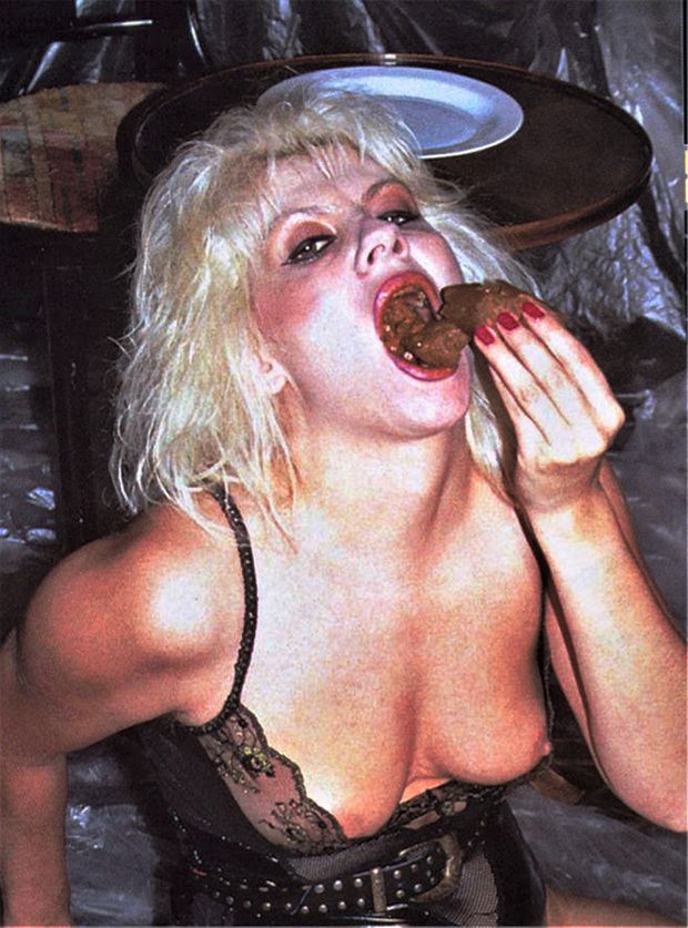 I knew you were a whore mom but had no idea you were such trash!