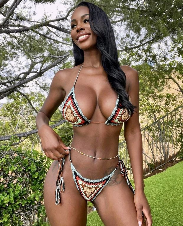 Ebony babe