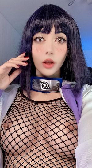 Hinata Cosplay Babe