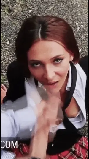 Alexis Brill - Fapping on her face.