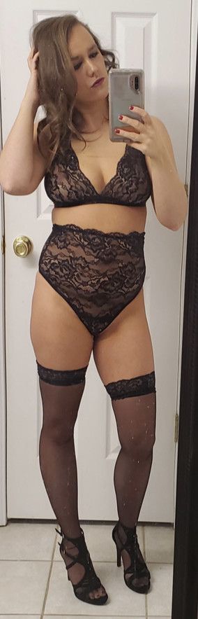 Showing what she got to her man… and the world.