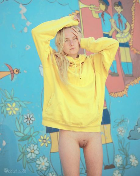 Yalangoch etuk eshak rasmlar Pul uchun ommaviy porno