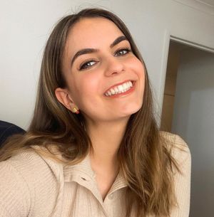 Kate Martineau (YouTuber) - Adorable Selfie Glow Up