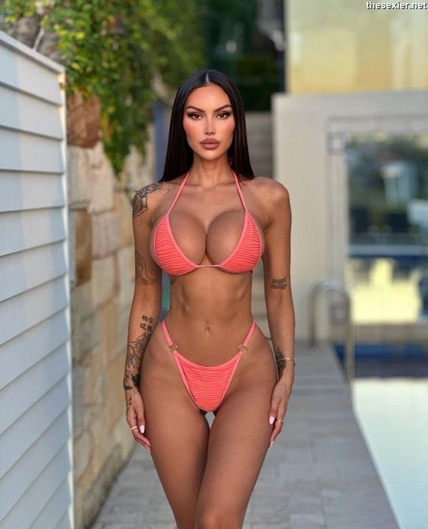 Busty bikini babe