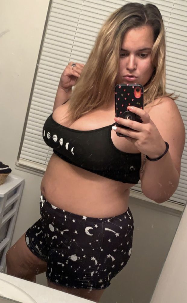 Thicky posing in a mirror selfie. Big fuckin tits