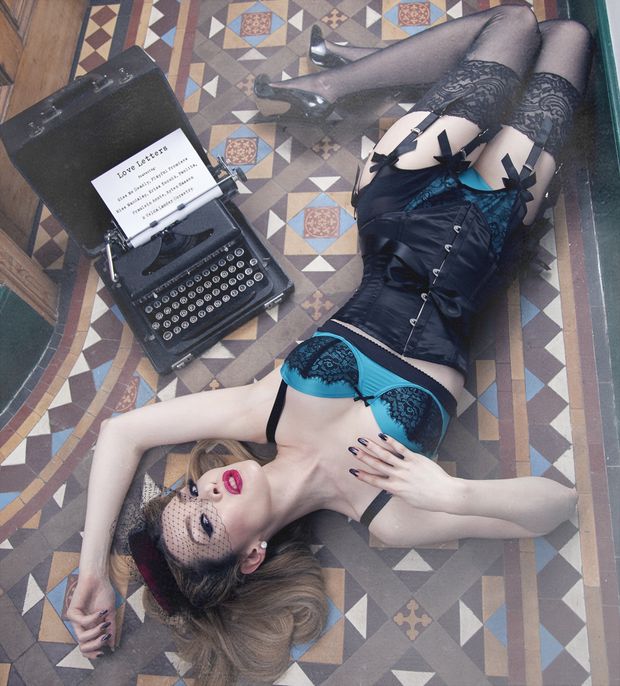 Miss Miranda by Anna Swiczeniuk - Love Letters 3
