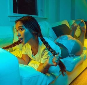 made a guy take a cute pic and then eat me out lol