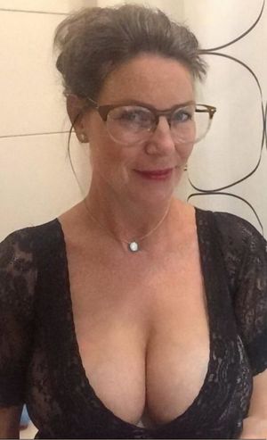 sexy gilf huge tits cleavage
