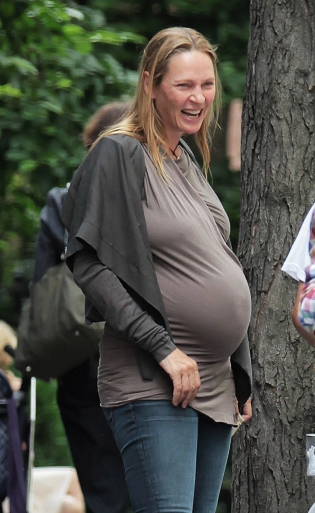 Uma Thurman pregnant