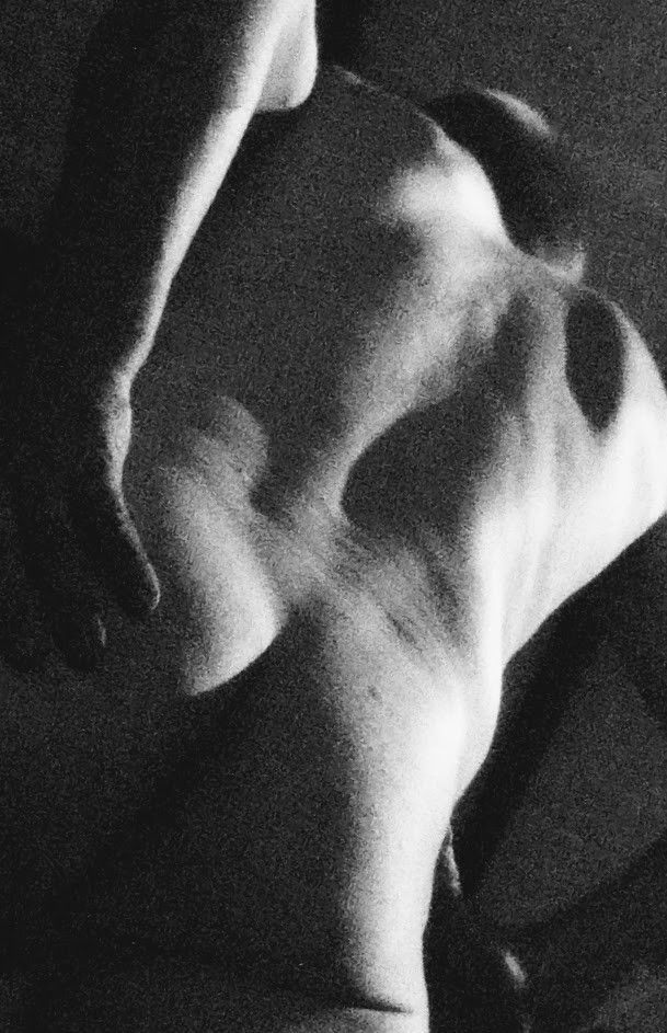 From behind b/w ass
