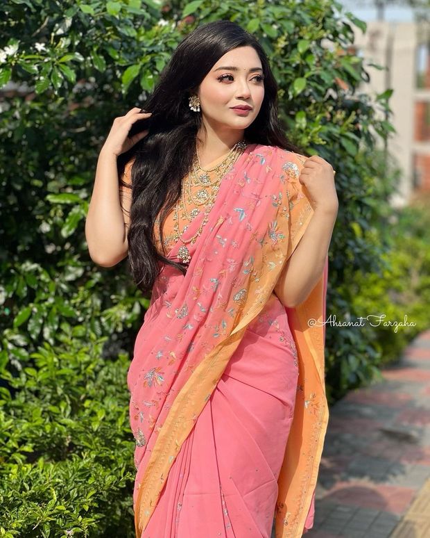 Bangladeshi wife