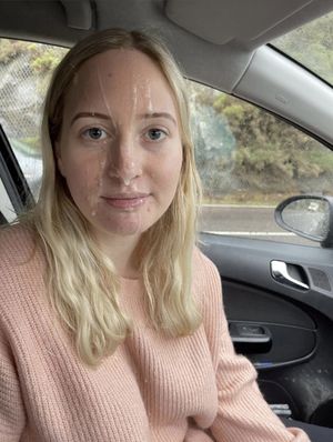 Cum chauffeur with pink sweater