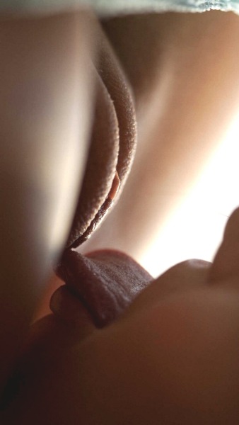 tongue on lips