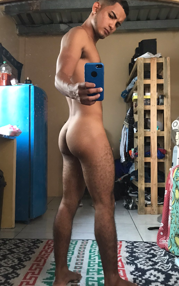 Skinny boi ass