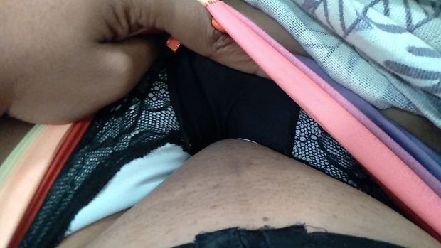 "To menstruada amor" Ele:  tá bom manda só a testinha que bateu saudade  baby . Ela : tá bom amor