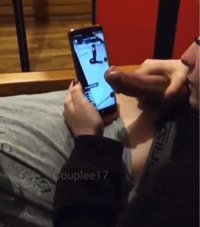 Girlfriend uses her bf’s dick to scroll