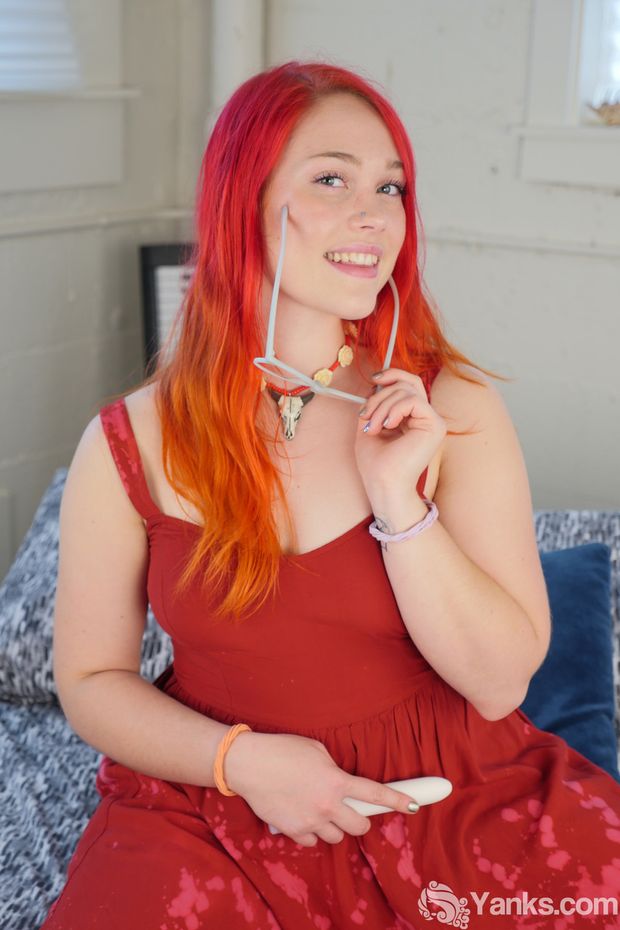 Plump redhead Jennavive Marie toys and Fingers her Snatch on Bed #1