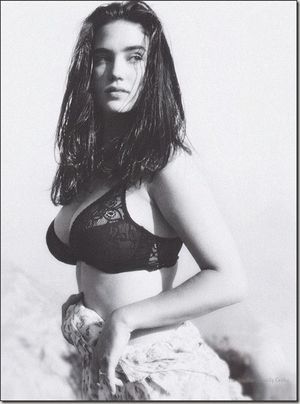 Draw up your own entrance to a dream with her.