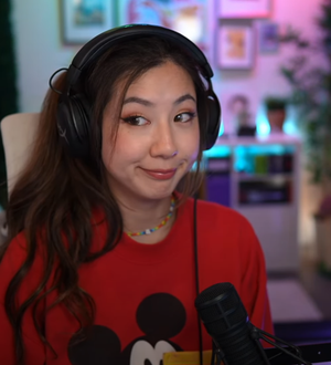 Fuslie (Streamer) - The Cute Side Eye